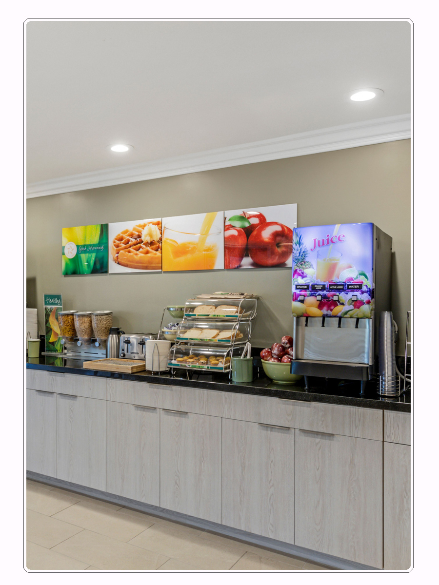 Quality Inn & Suites Maingate Anaheim Resort and Suites - Breakfast Bar